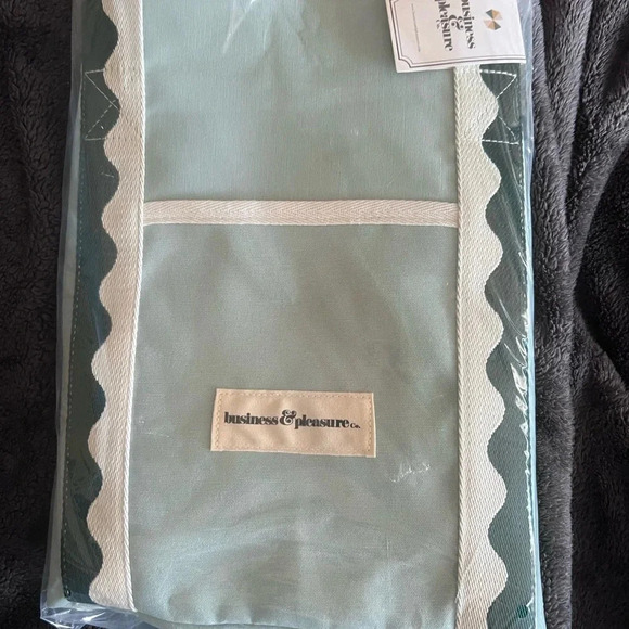 Business and pleasure cooler Tote - Picture 5 of 7